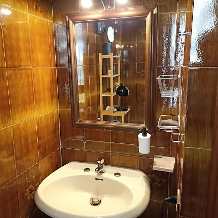 William Rum i privatbostad Quartu SantʼElena