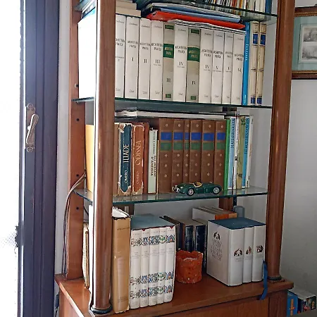 William Quarto em Acomodações Particulares Quartu SantʼElena